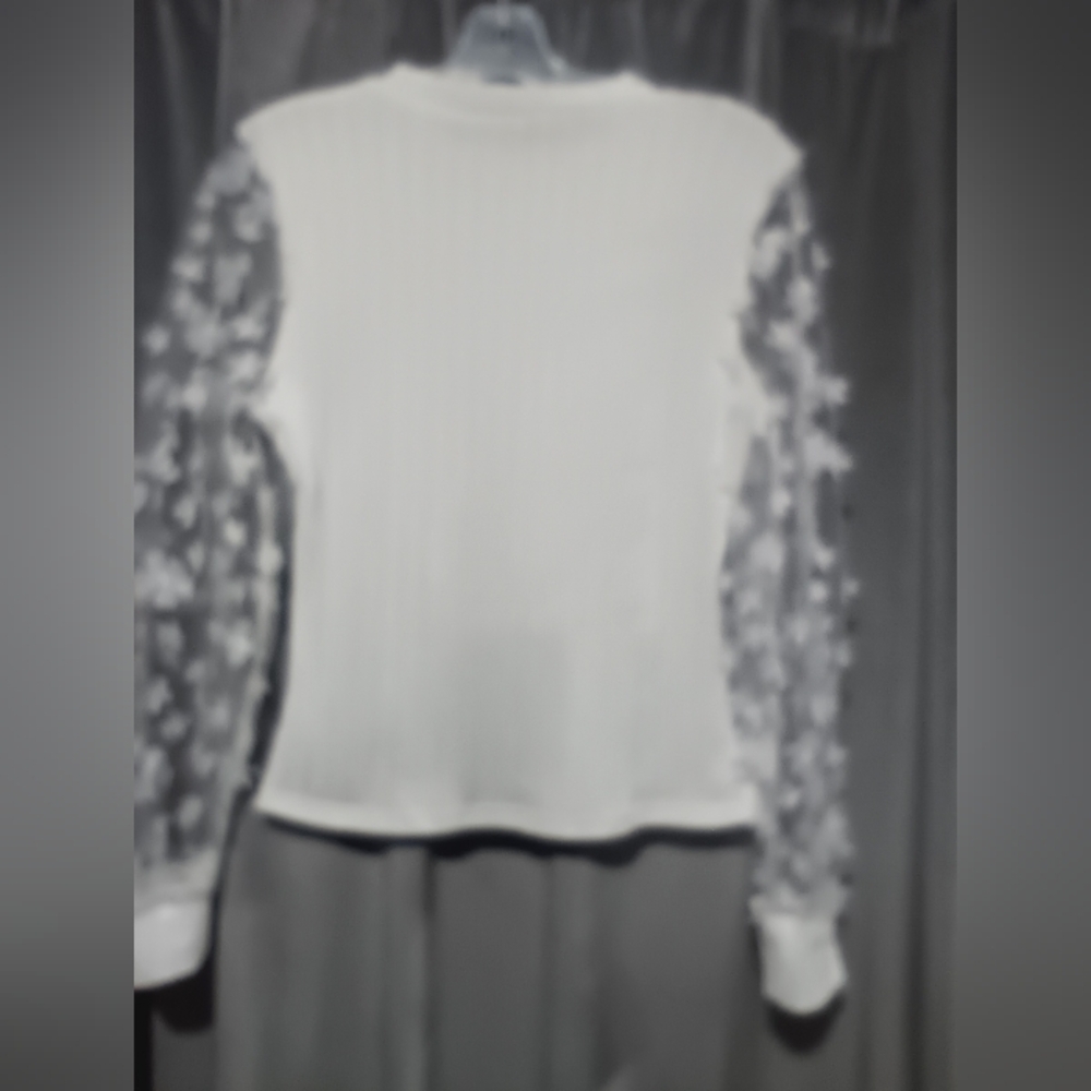 Sweater/Blouse - Picture 5 of 6